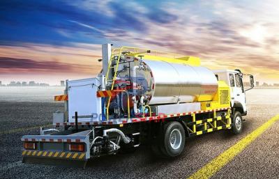 Isuzu FTR GIGA 8000L Asphalt Distributor Truck