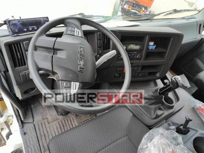 Isuzu giga 8x4 refrigerated box truck