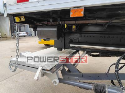 Isuzu giga 8x4 refrigerated box truck