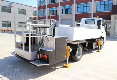 Aircraft Airport Potable Water Truck made by Isuzu