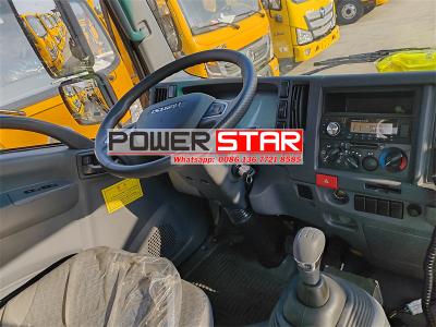 Isuzu light road recovery rescue truck