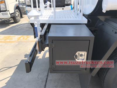 Isuzu 700P 6CBM water sprinkler truck