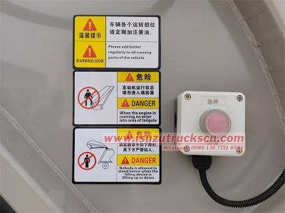 Isuzu 700P 4x4 rear loader compactor truck