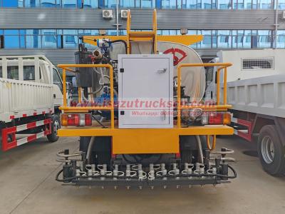 Japan Isuzu Bitumen Spraying Transport 4000L Asphalt Distributor Truck