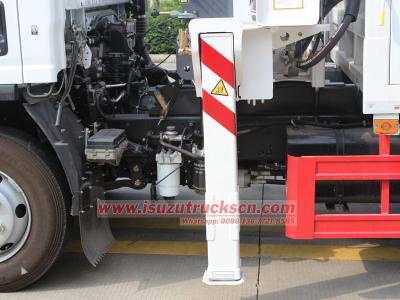 ISUZU NPR truck mounted crane for Philippines