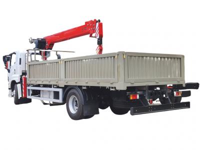 Japan Isuzu telescopic truck crane