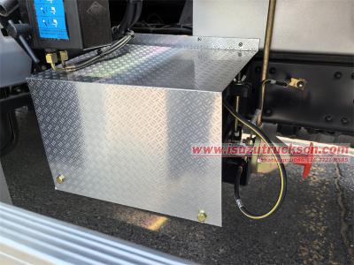 Isuzu KV100 double row cargo truck