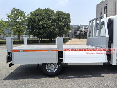 Isuzu KV100 double row cargo truck