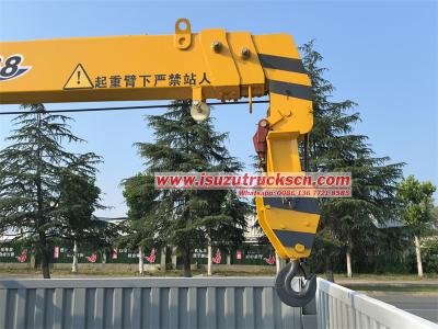 Isuzu 3tons telescopic crane truck