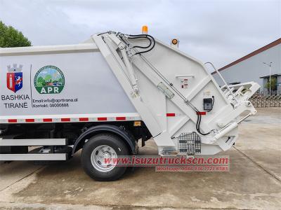 Isuzu KV600 6CBM waste compaction truck