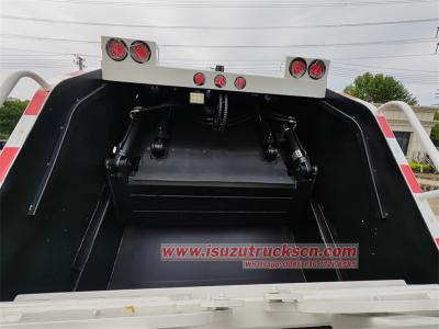 Isuzu KV600 6CBM waste compaction truck