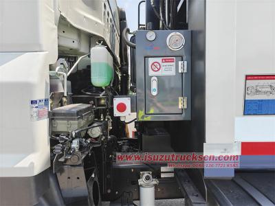 Isuzu FVR 14CBM rear lifting garbage truck