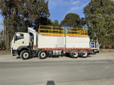 Isuzu GIGA 8X4 fuel refueling truck