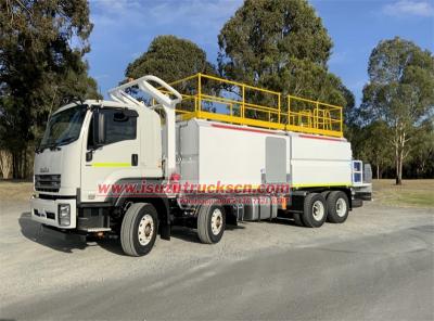 Isuzu GIGA 8X4 fuel refueling truck