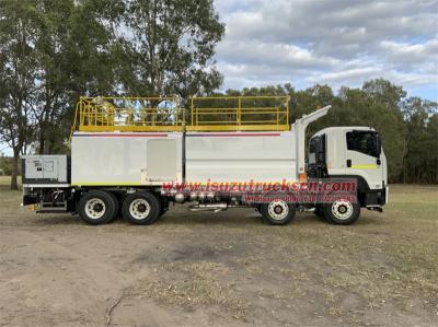 Isuzu GIGA 8X4 fuel refueling truck