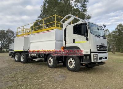 Isuzu GIGA 8X4 fuel refueling truck