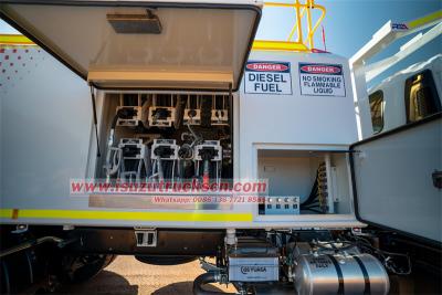 Isuzu GIGA 6X4 15cbm fuel and lubrication service vehicle