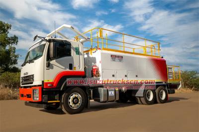 Isuzu GIGA 6X4 15cbm fuel and lubrication service vehicle