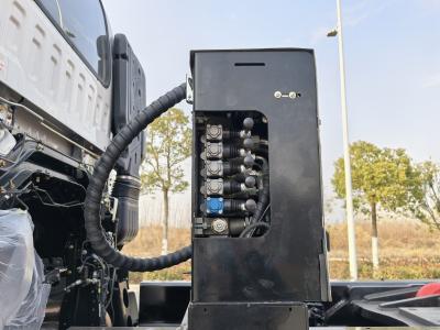 Isuzu 6x4 heavy duty hook lift truck