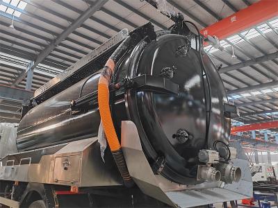 Isuzu FTR GIGA 15000 liters sewage suction truck