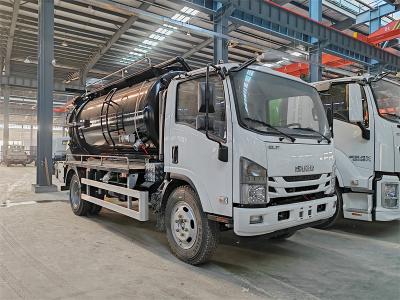 Isuzu NPR 700P 8000 liters combined jetting truck