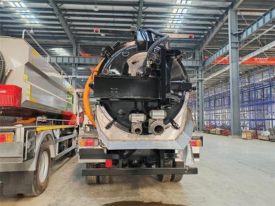 Isuzu NPR 700P 8000 liters combined jetting truck