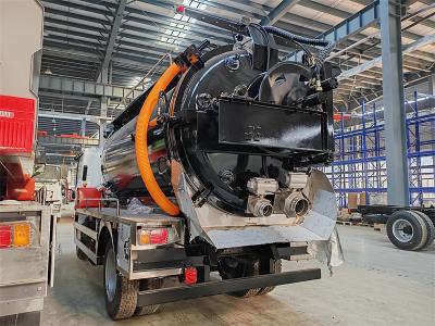 Isuzu NPR 700P 8000 liters combined jetting truck