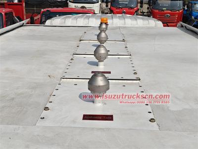 Isuzu 700P 4X4 RHD Automatic 5000L lubrication service truck