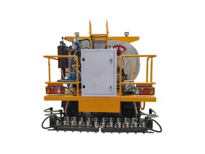 ISUZU 4,000 liters asphalt distributor truck