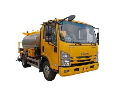 ISUZU 4,000 liters asphalt distributor truck