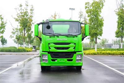 Isuzu 10000 liters vacuum tanker truck