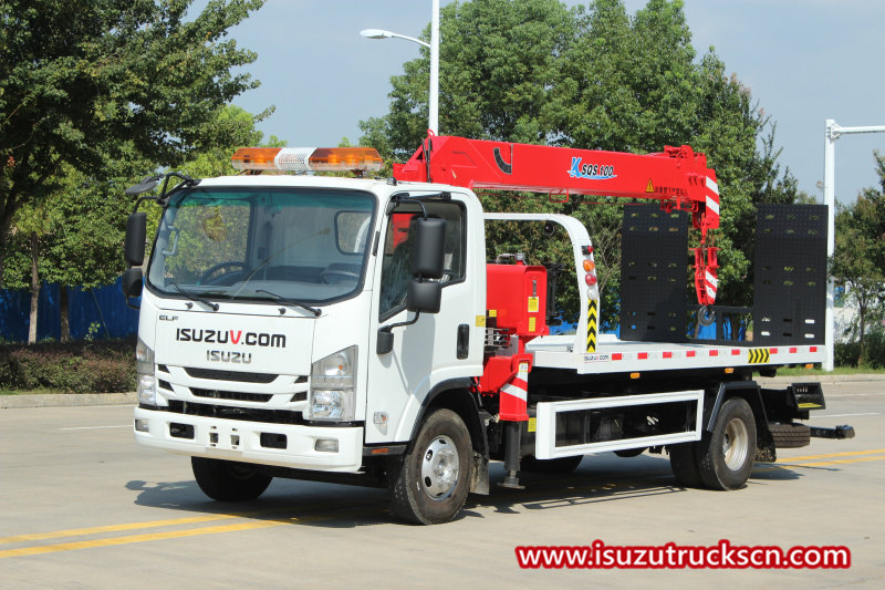 Isuzu ELF recover flatbed wrecker truck with boom crane