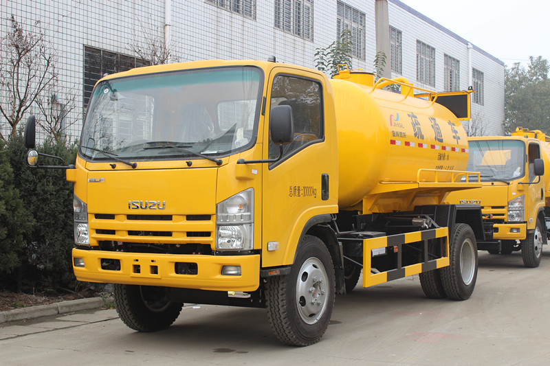 6,000L Vacuum Sewage Trucks Isuzu vacuum tanker truck