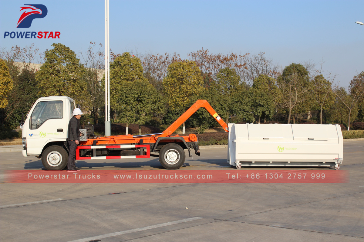 2018 brand new professional ISUZU 4*2 mini hooklift garbage vehicle