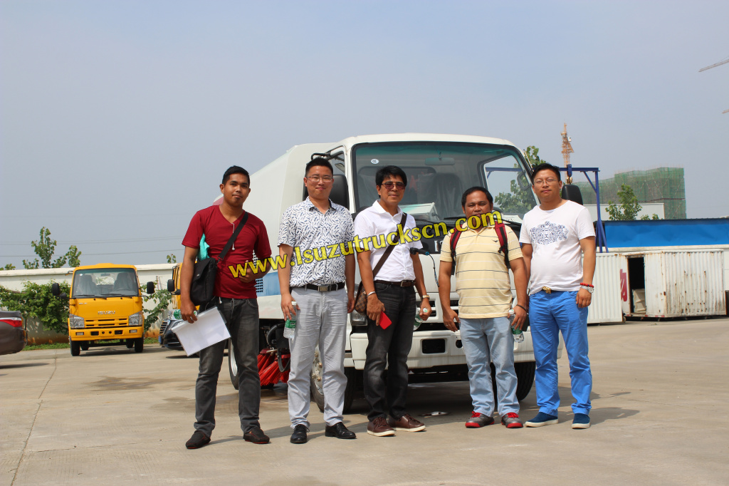 Philippines driver inspection Isuzu Road sweeper truck