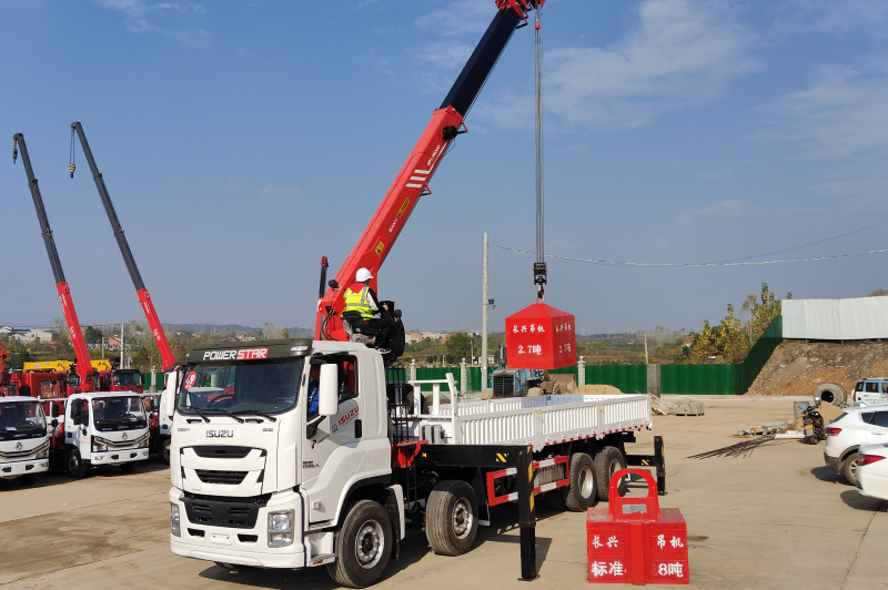 Isuzu Giga with Palfinger SPS30000 Hydraulic Boom Truck Crane