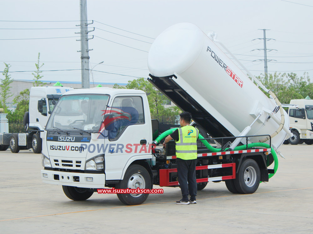 Daily management of Isuzu sewage suction truck