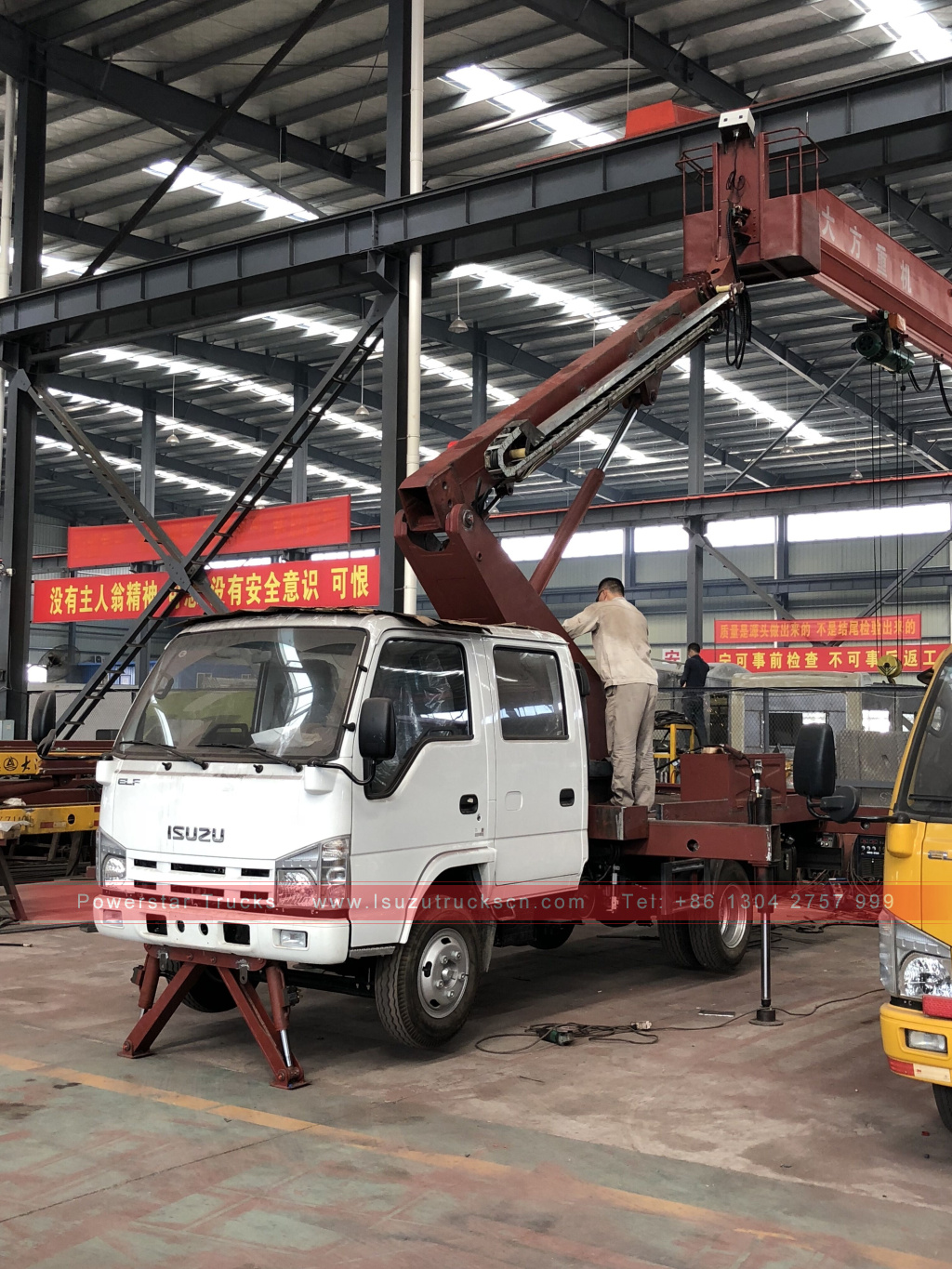 Philippines Hydraulic Lifting Platform truck Isuzu for sale