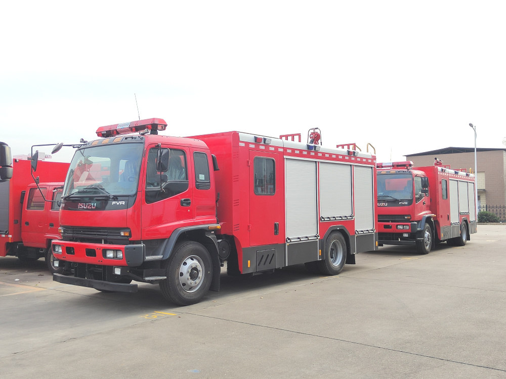 Dubai customize Isuzu FVR water and foam firefighting vehicle?