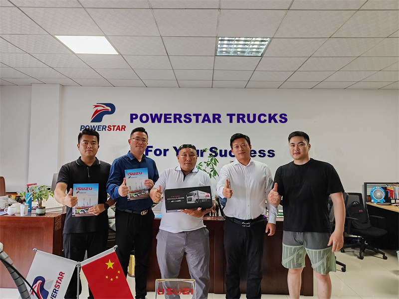 Mongolian Client Purchased 10 units ISUZU Refuse Compactor Truck