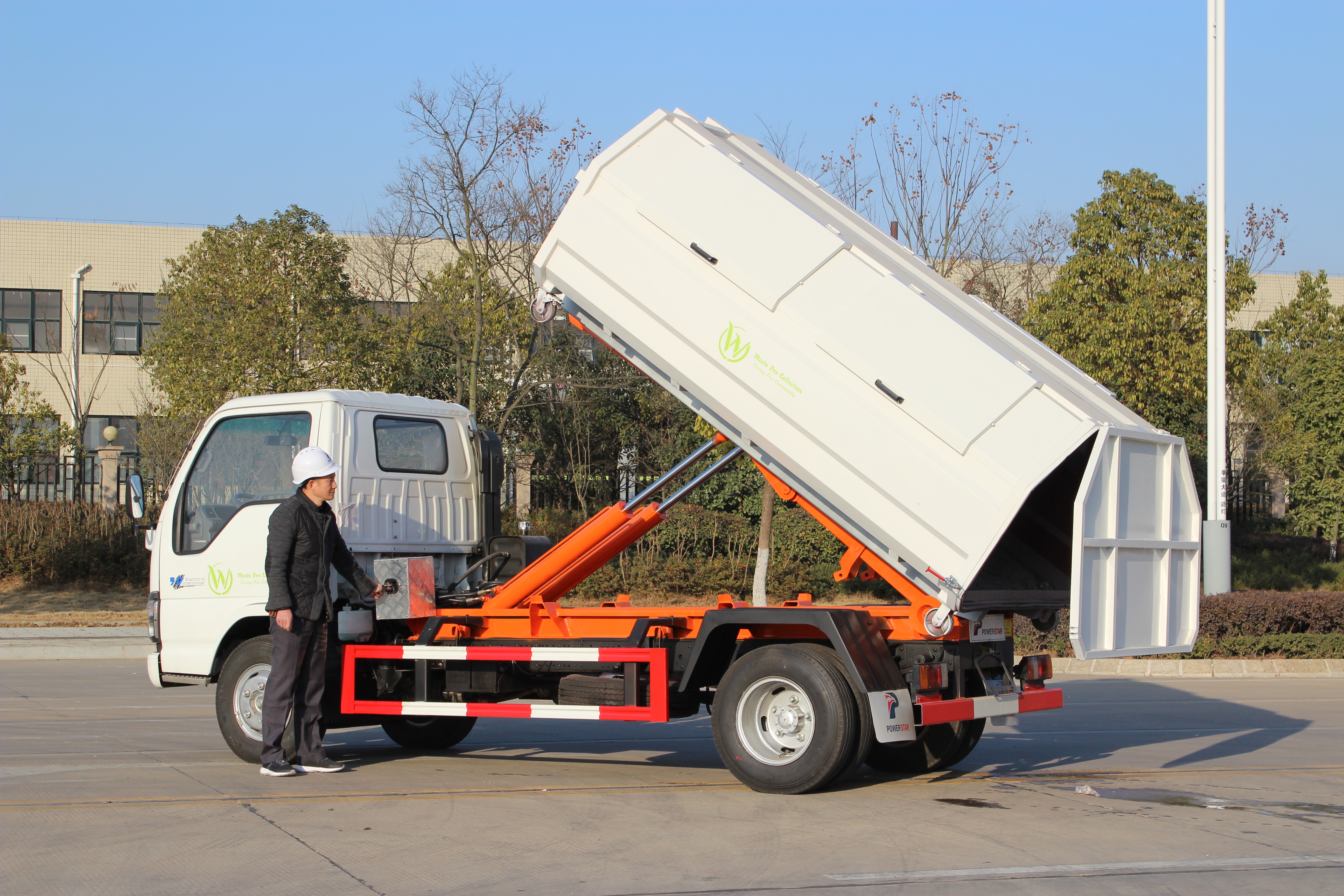 brand new Community used Hooklift vehicle Isuzu 4*2 arm hook garbage truck