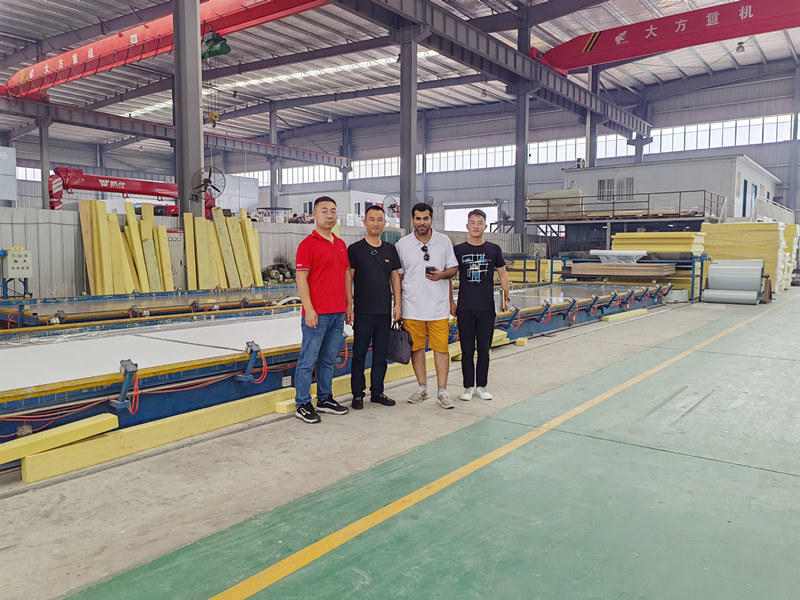 Saudi Arabian Clients Visit For Purchasing ISUZU Freezer Trucks