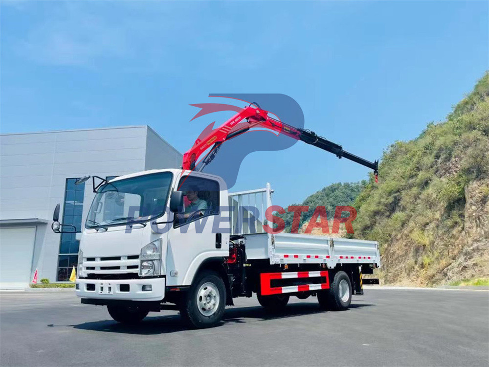 Comparison Isuzu Knuckle Boom Crane and Stiff Boom Crane