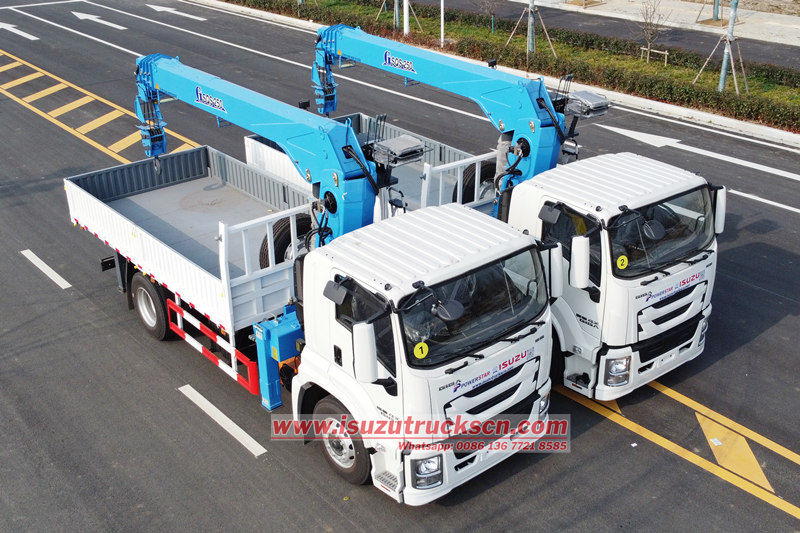 Isuzu 4X GIGA 10Ton lorry loader crane truck are exported to Moldova